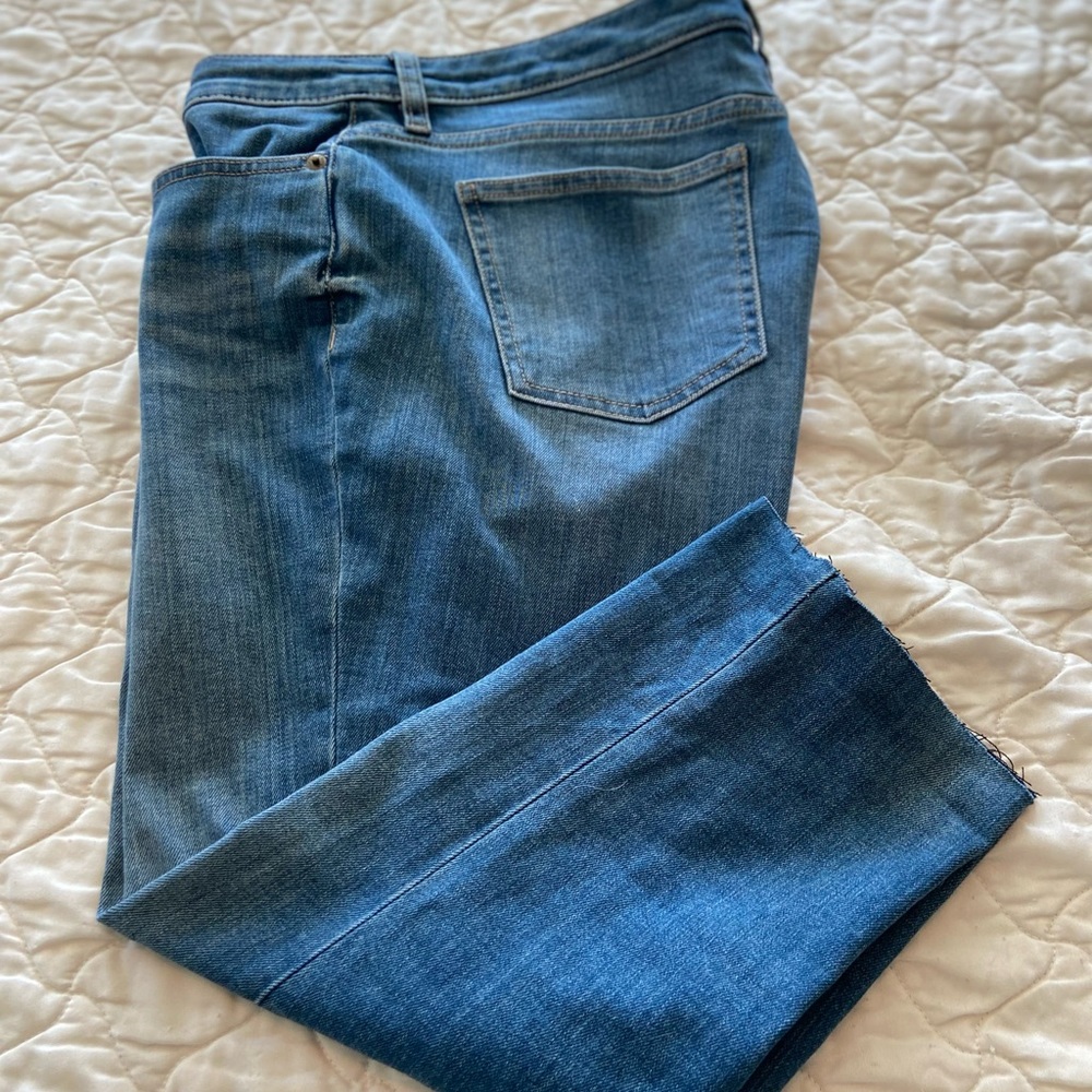Chaps Straight Leg Rough Cut bottom Cropped Jeans
